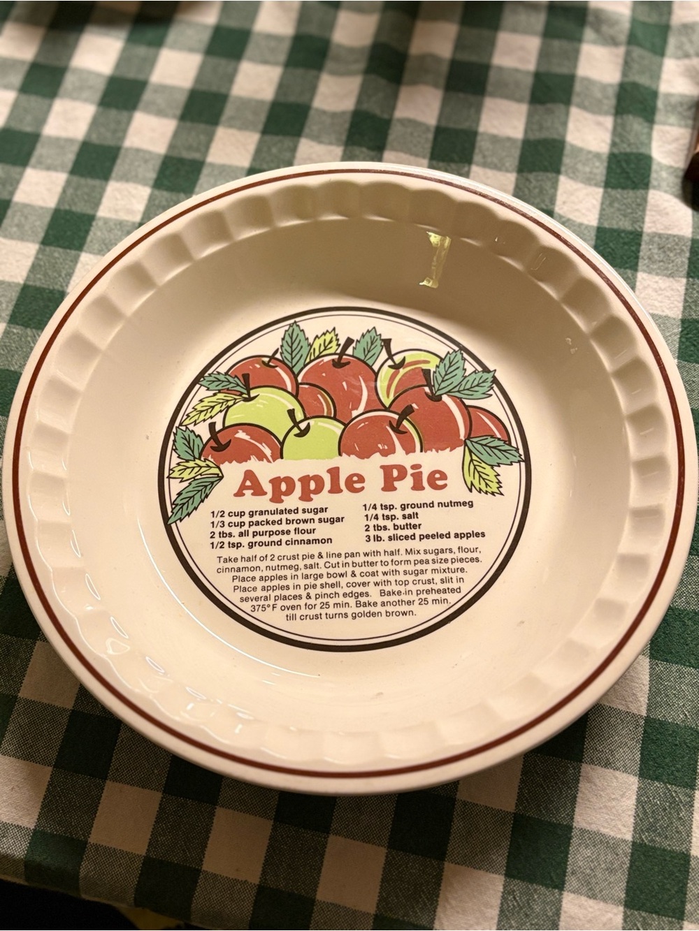Vintage Apple Pie Ceramic Pie Dish - Cream with Red Trim